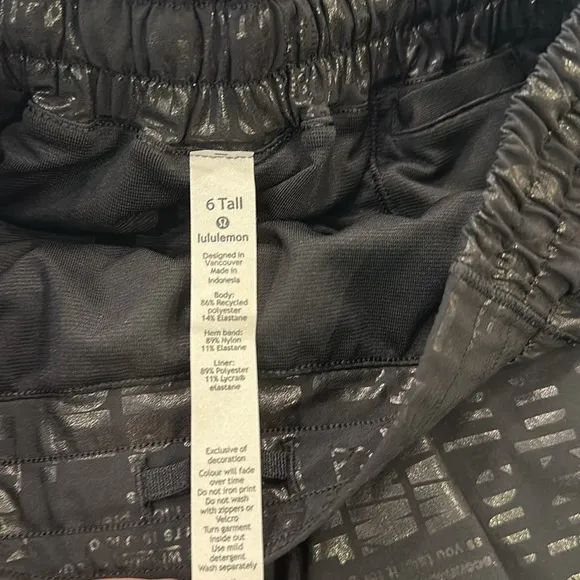 ✨ Lululemon Hotty Hot Shorts - Size 6, NWOT