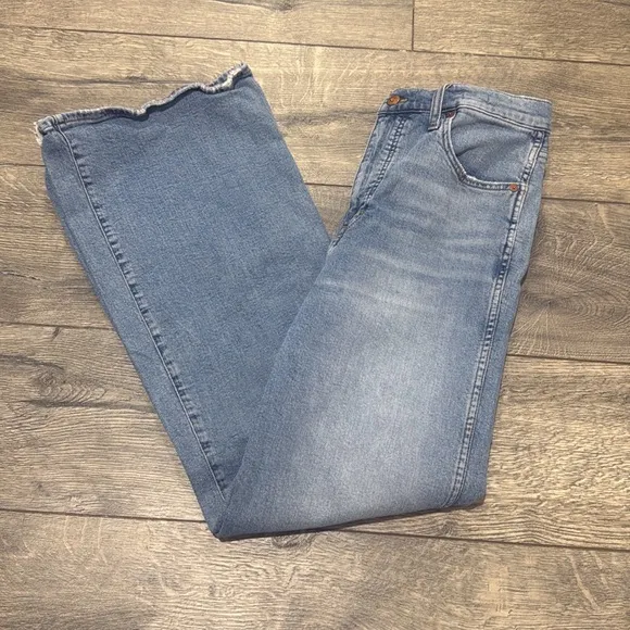 • Madewell • Women’s High-Rise Flare Jeans in Caine Wash Blue 29