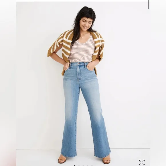 • Madewell • Women’s High-Rise Flare Jeans in Caine Wash Blue 29