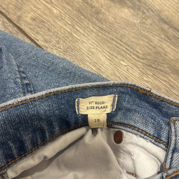 • Madewell • Women’s High-Rise Flare Jeans in Caine Wash Blue 29