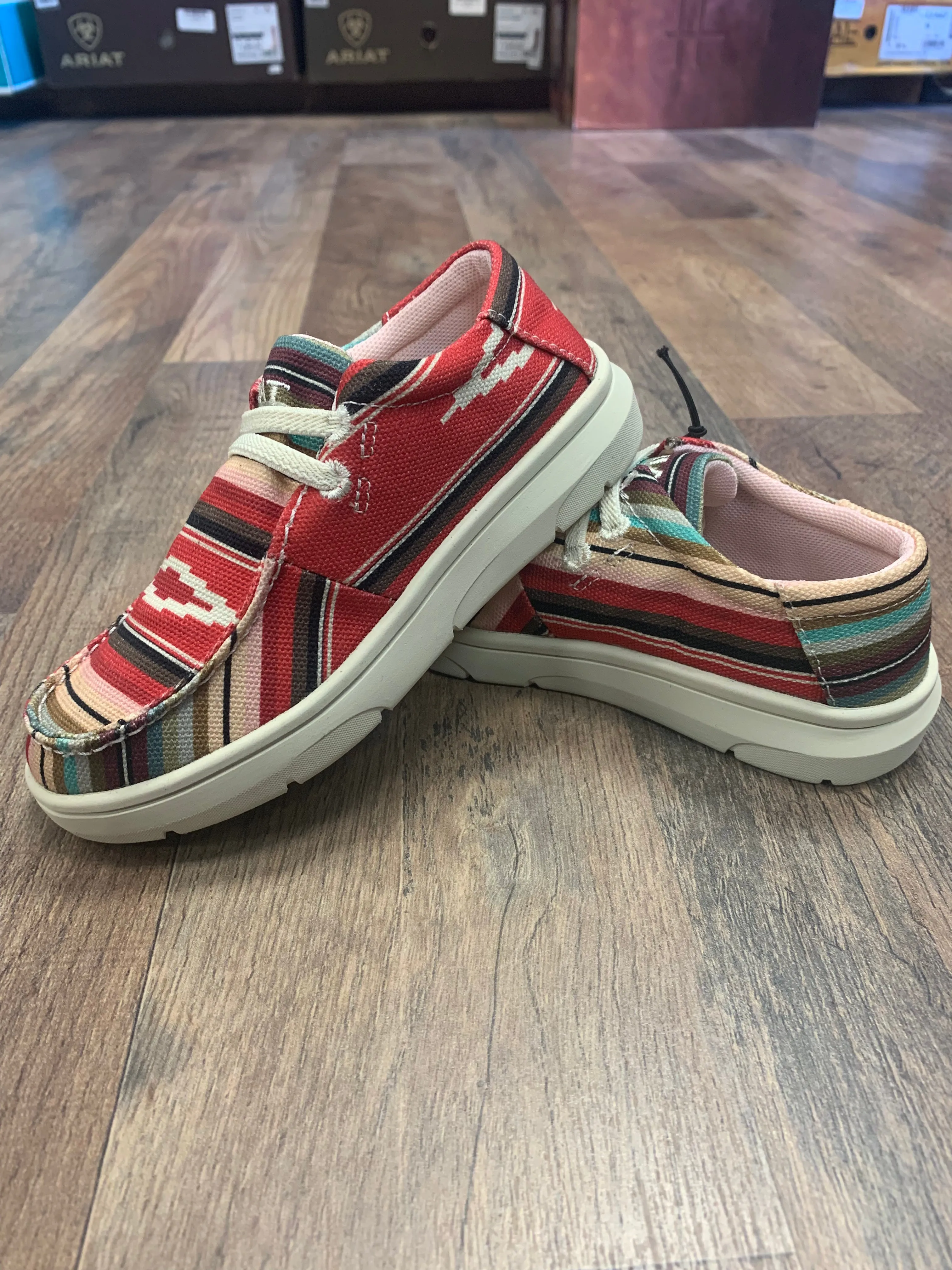 ARIAT CRUISER PASTEL SERAPE FLX FOAM LACE-UP CASUAL HILO - ROUND TOE