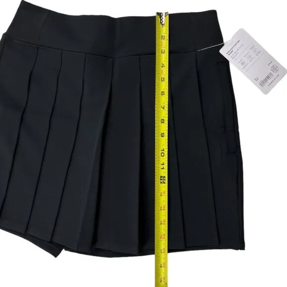 Athleta Endless Pleated Black Moisture Wicking Skort Size 8 NWT MSRP $79