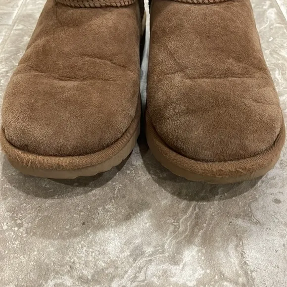 Bailey Button II Boot Size 4