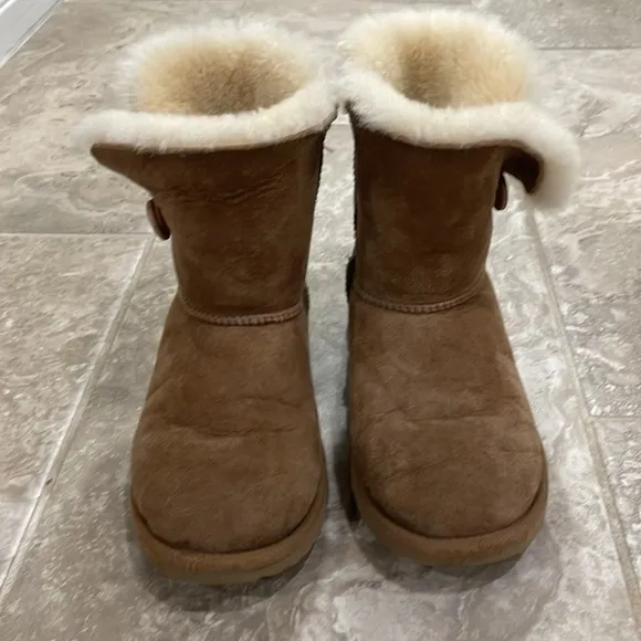 Bailey Button II Boot Size 4