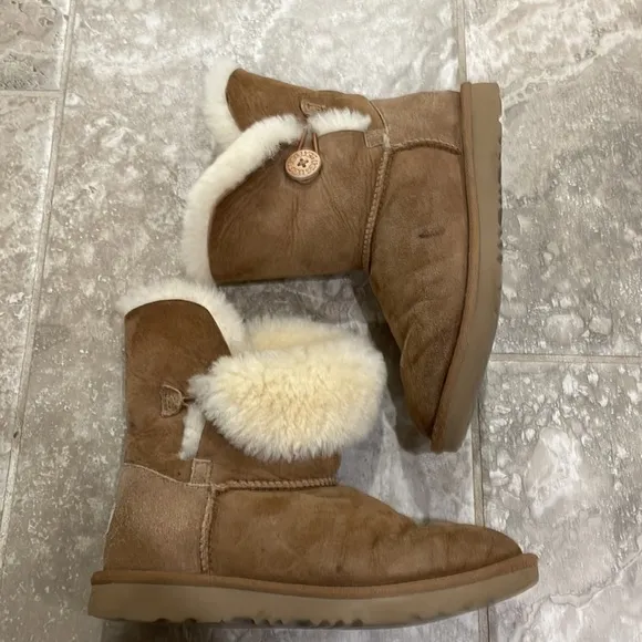 Bailey Button II Boot Size 4