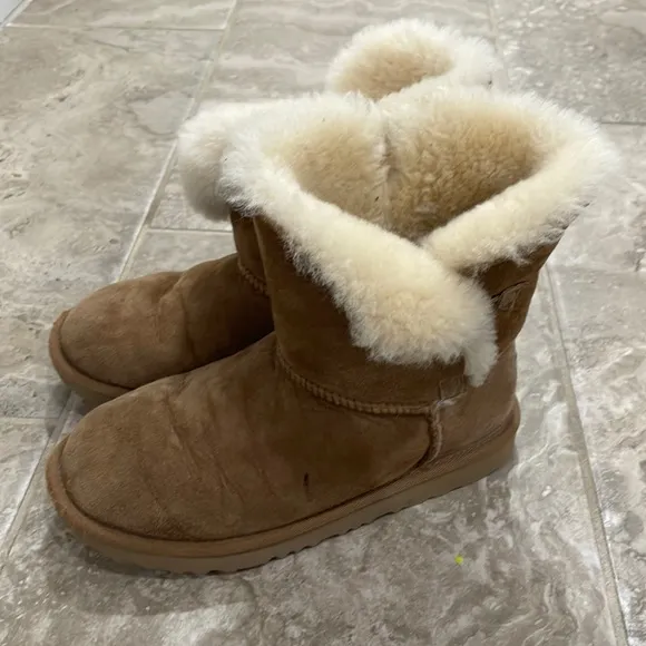 Bailey Button II Boot Size 4