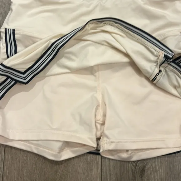 Fila Women's Heritage Skirt - Ecru/Navy - Skort w/spandex shorts Tennis/Golf - S