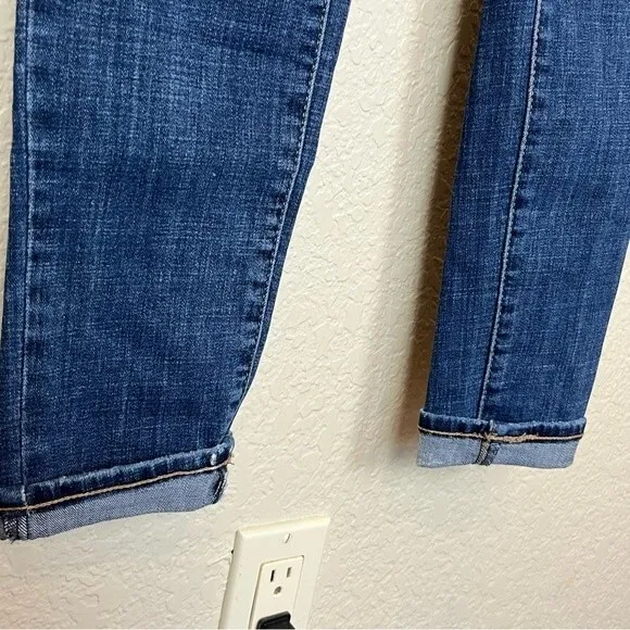 Levi's 721 High Rise Distressed Knee Skinny Jeans 30&quot; Inseam size 26x30
