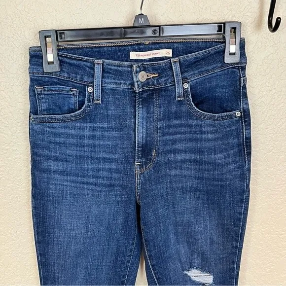 Levi's 721 High Rise Distressed Knee Skinny Jeans 30&quot; Inseam size 26x30