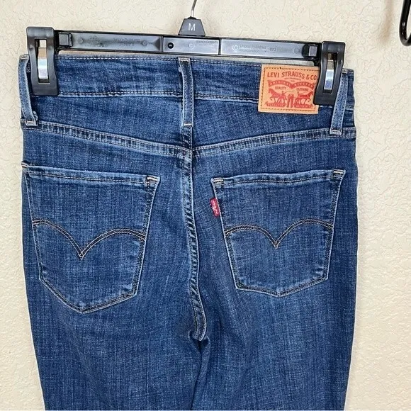 Levi's 721 High Rise Distressed Knee Skinny Jeans 30&quot; Inseam size 26x30