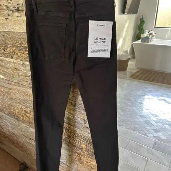 NWT Frame Le High Skinny Front Split in Film Noir