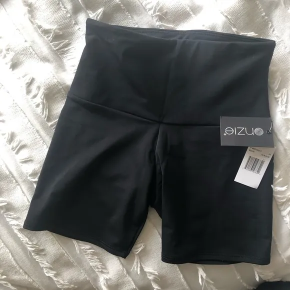 NWT Onzie High Rise 5” Biker Short in Black Size XS