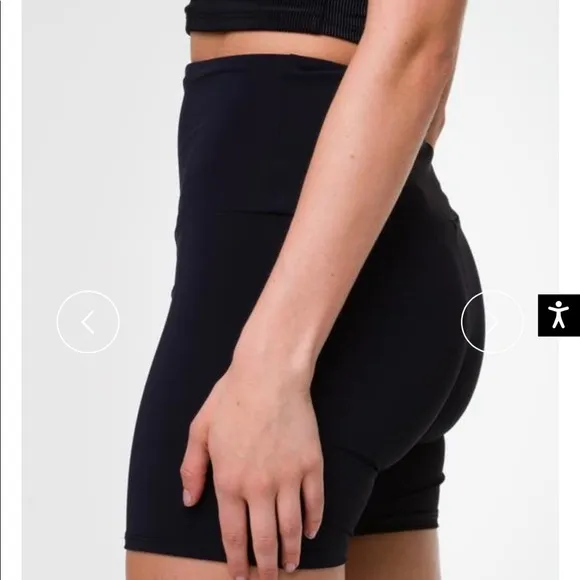 NWT Onzie High Rise 5” Biker Short in Black Size XS