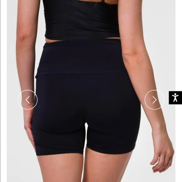 NWT Onzie High Rise 5” Biker Short in Black Size XS