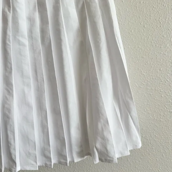 NWT Spanx Get Moving Pleated Skirt in White Size Large