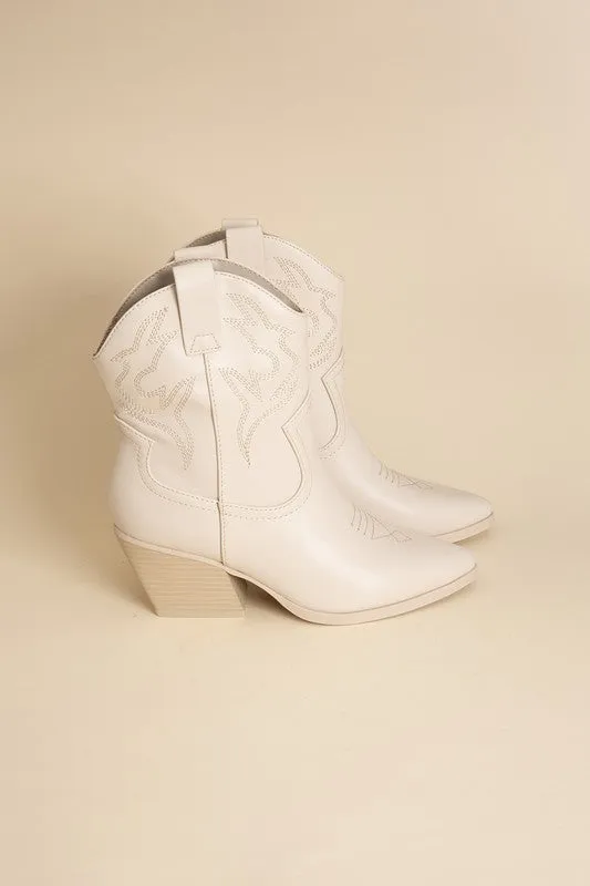 Pointed Toe Western Boots