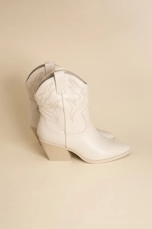Pointed Toe Western Boots