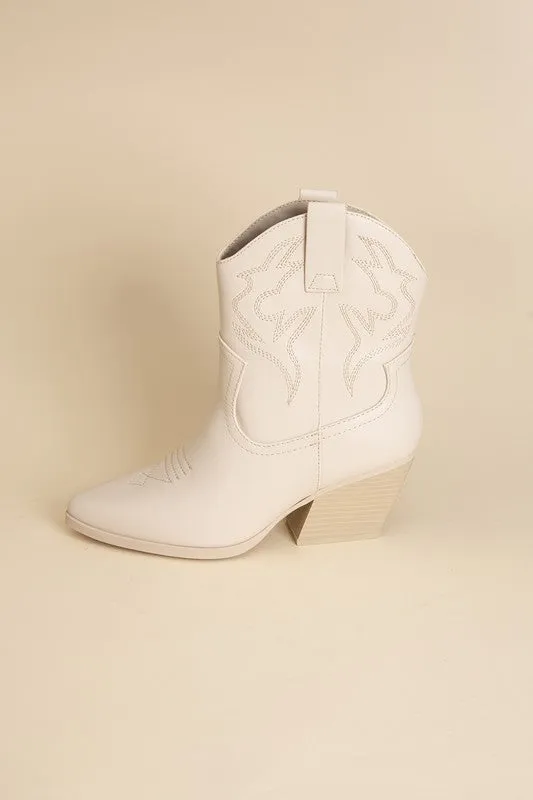 Pointed Toe Western Boots
