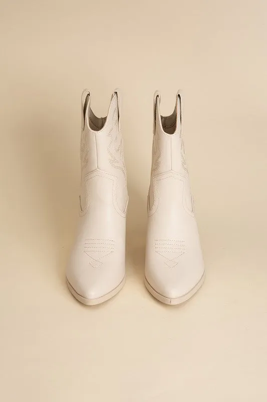 Pointed Toe Western Boots
