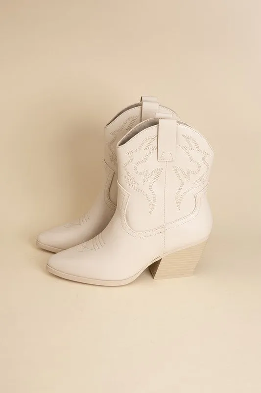 Pointed Toe Western Boots
