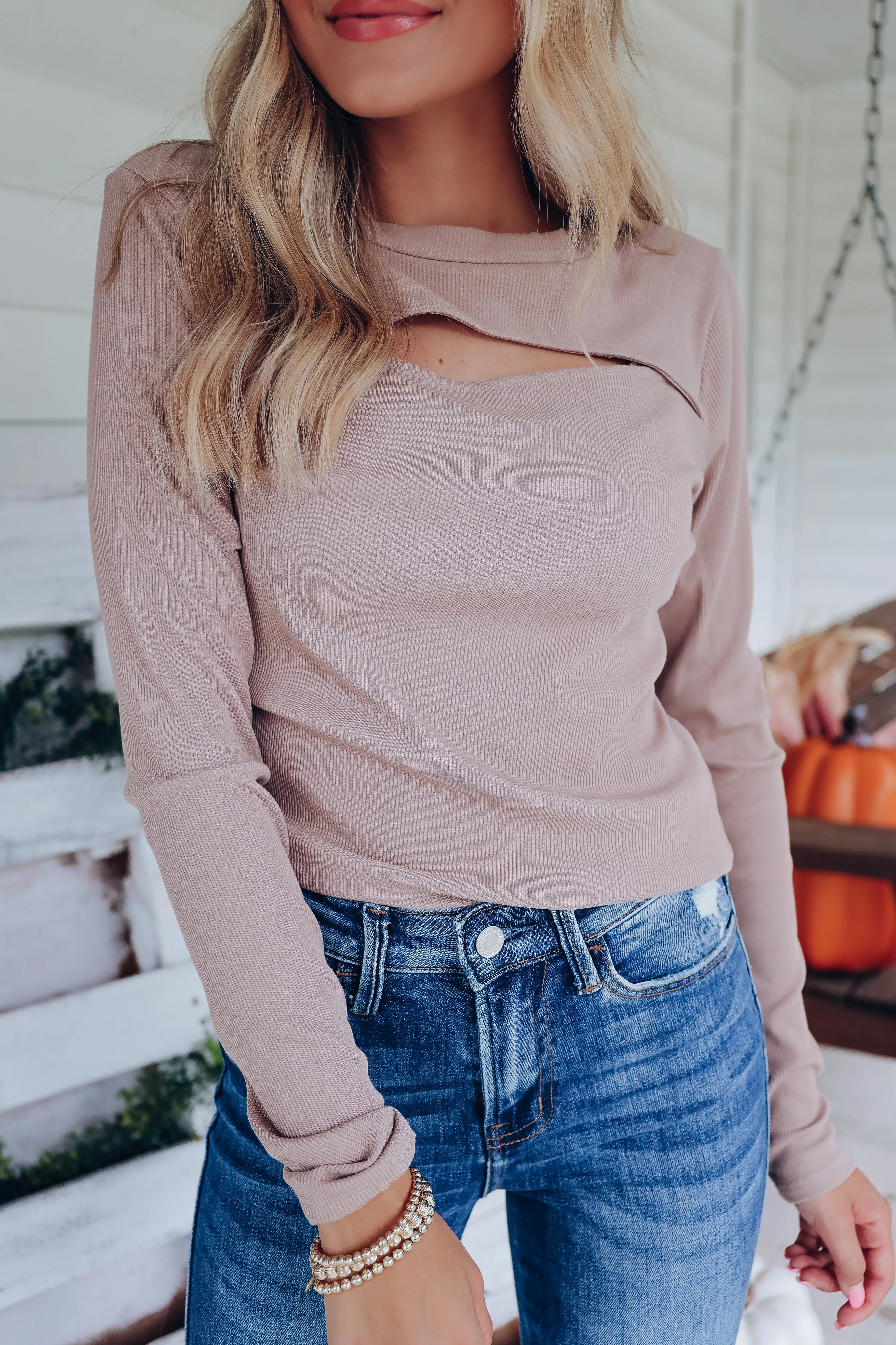 Rex Ribbed Peek-A-Boo Top - Sand