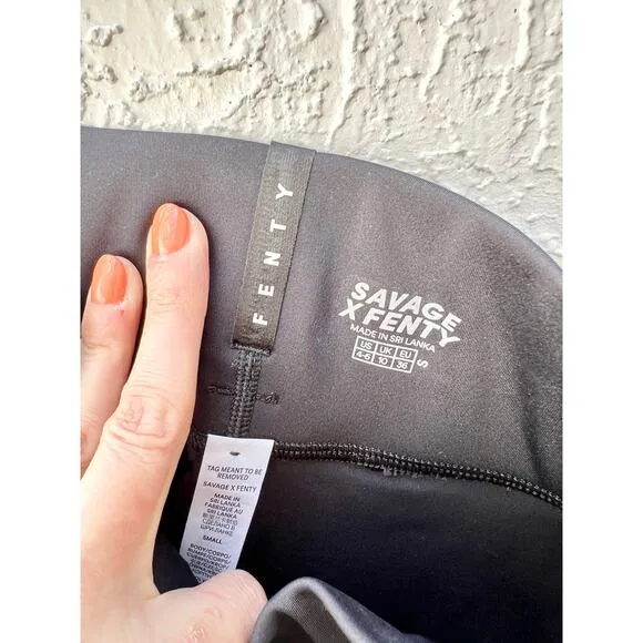 Savage X Fenty Band-It Low-Impact Sports Bra &amp; Biker Short Set Caviar Sz US 4-6
