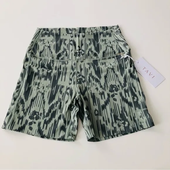 Tavi Active Stash &amp; Dash 6” Biker Short Green Size XL NWT