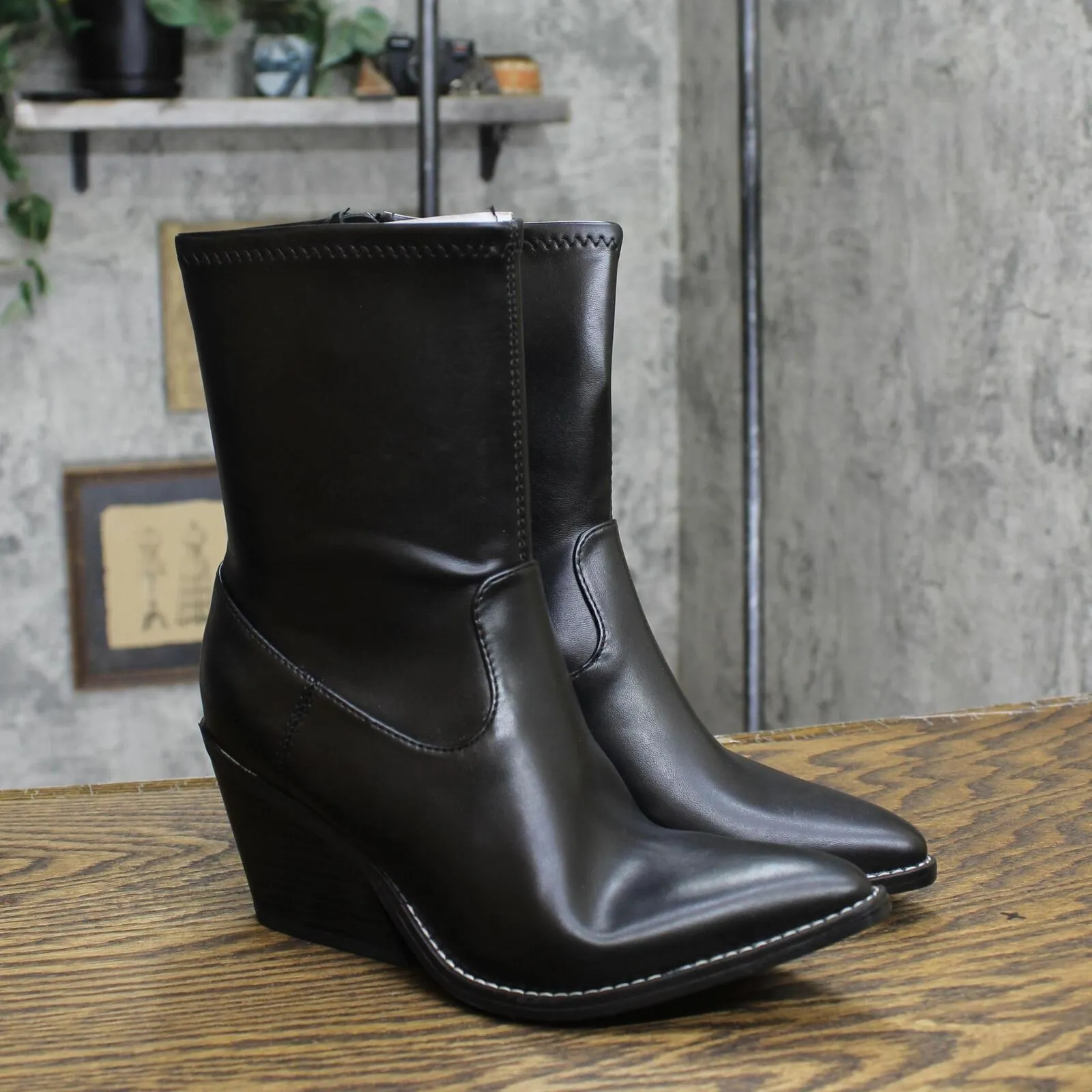 Universal Thread Women's Aubree Ankle Boots 88375051 Black 6M