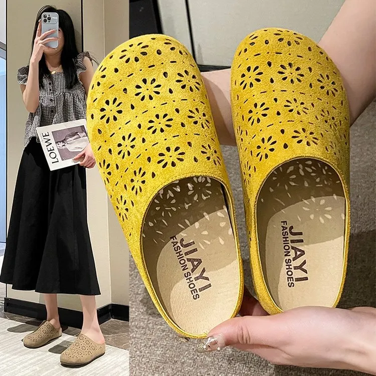 Women's clogs with floral perforations and comfortable sole W&W